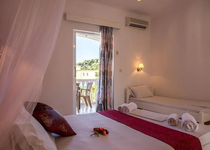 Aparthotel Aladdin Tsillivi 4*